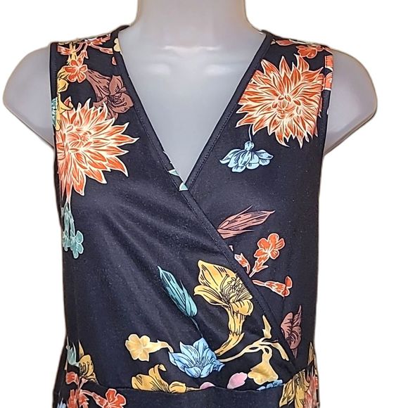 Guberry A-Line Wrap Dress Knee Length V-Neck Floral Sleeveless Tropical Pastel - Picture 7 of 17